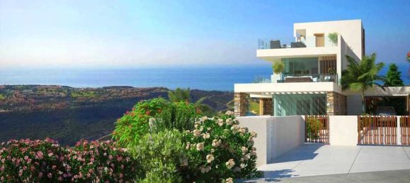 4 bedrooms Villa in Kouklia, Cyprus No. 10602 3