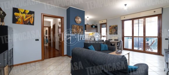 3 rooms Apartment in Seriate, Italy No. 204457 3