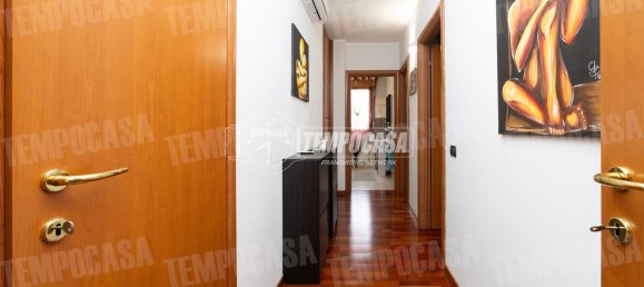 3 rooms Apartment in Seriate, Italy No. 204457 5