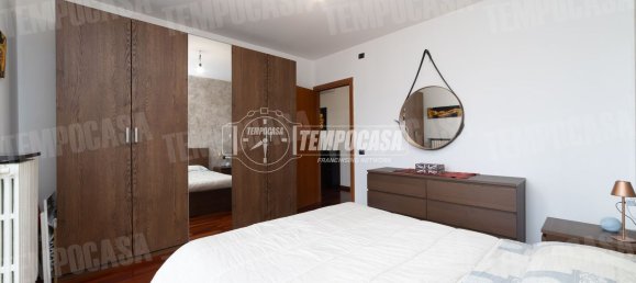 3 rooms Apartment in Seriate, Italy No. 204457 8