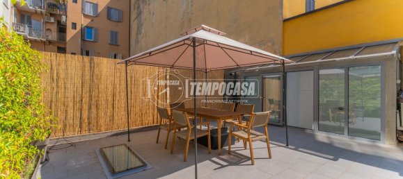 2-salle Appartement à Milan, Italy No. 305104 9