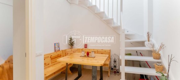 2-salle Appartement à Milan, Italy No. 305104 4