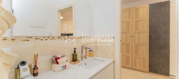 2-salle Appartement à Milan, Italy No. 305104 7