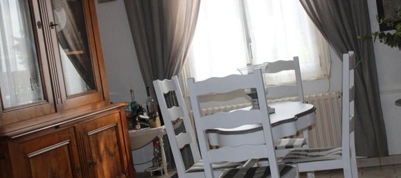 3 Schlafzimmer Haus in Uzel, France, Nr. 324966 2