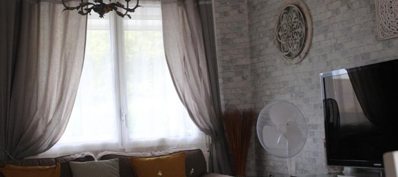 3 Schlafzimmer Haus in Uzel, France, Nr. 324966 5