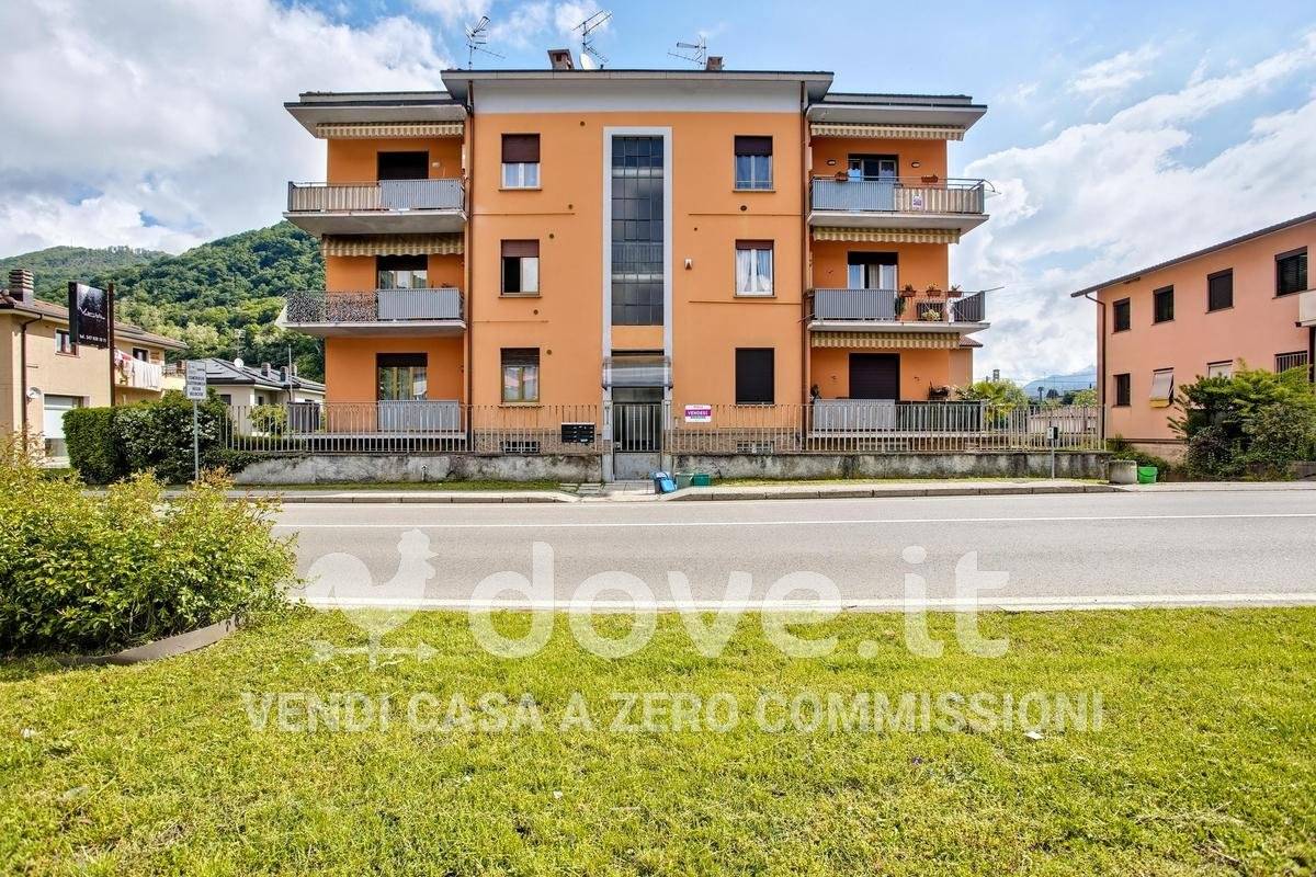 2 bedrooms Apartment in Lavena Ponte Tresa, Italy No. 262611