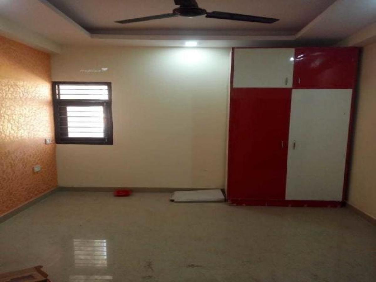 Дом с 2 спальнями в Газиабад, Индия № 55767