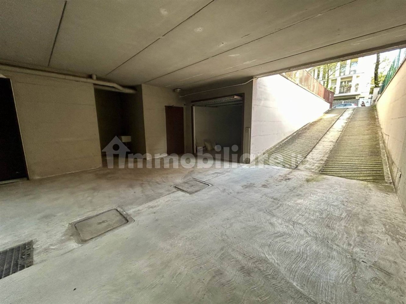  مرآب في Piacenza, Italy 33متر مربع رقم 210760