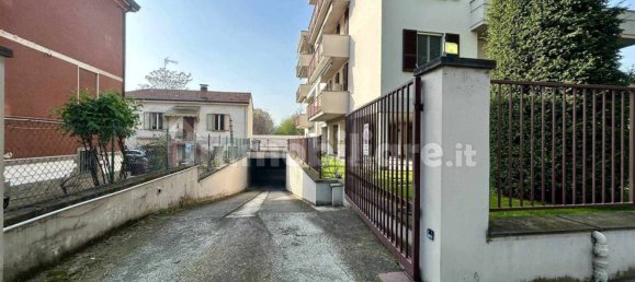  مرآب في Piacenza, Italy 33متر مربع رقم 210760 3