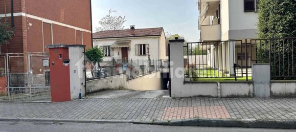  مرآب في Piacenza, Italy 33متر مربع رقم 210760 4