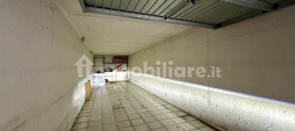  مرآب في Piacenza, Italy 33متر مربع رقم 210760 10