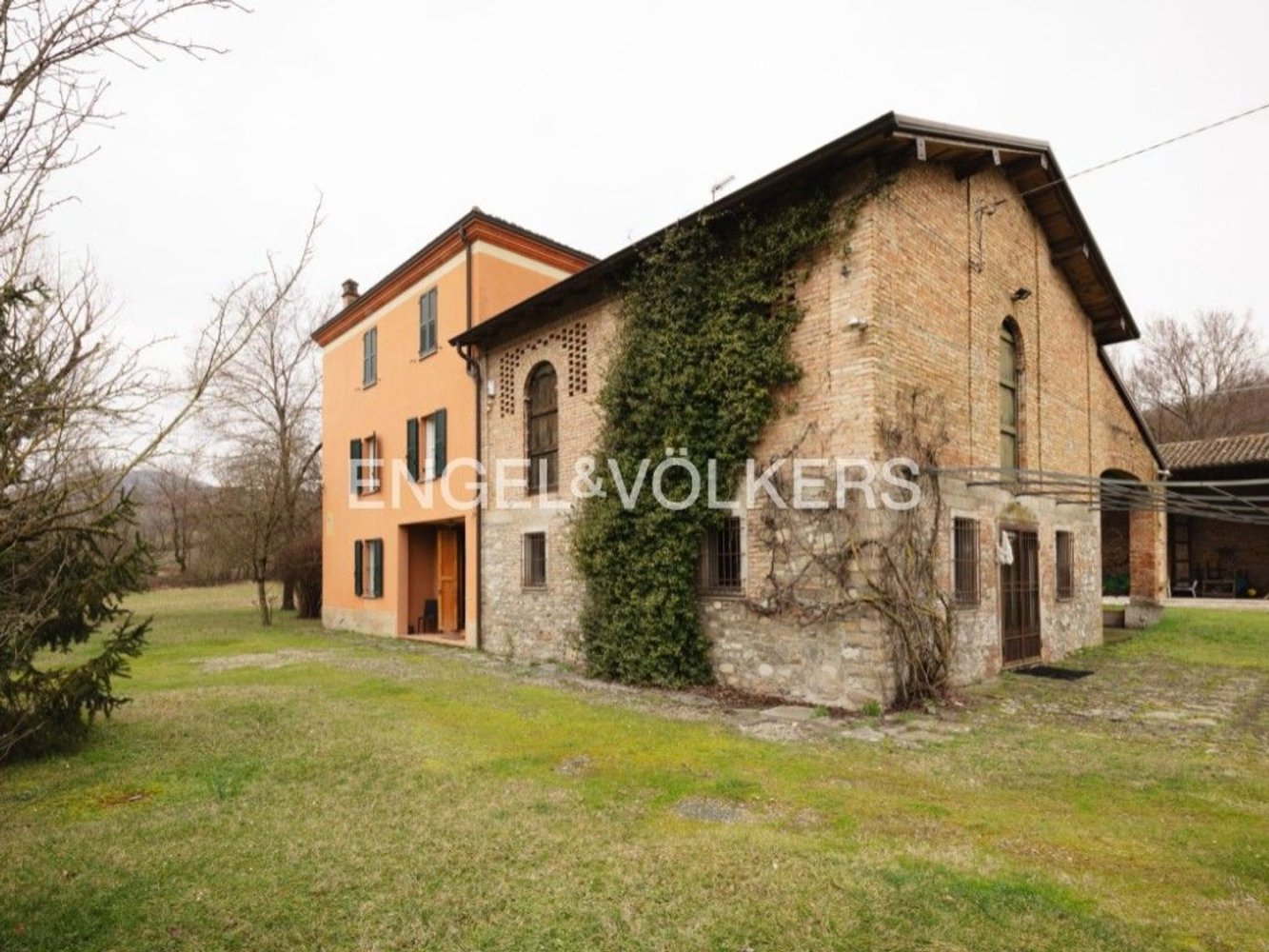 Casa de 7 habitaciónes en Solignano, Italy No. 128092