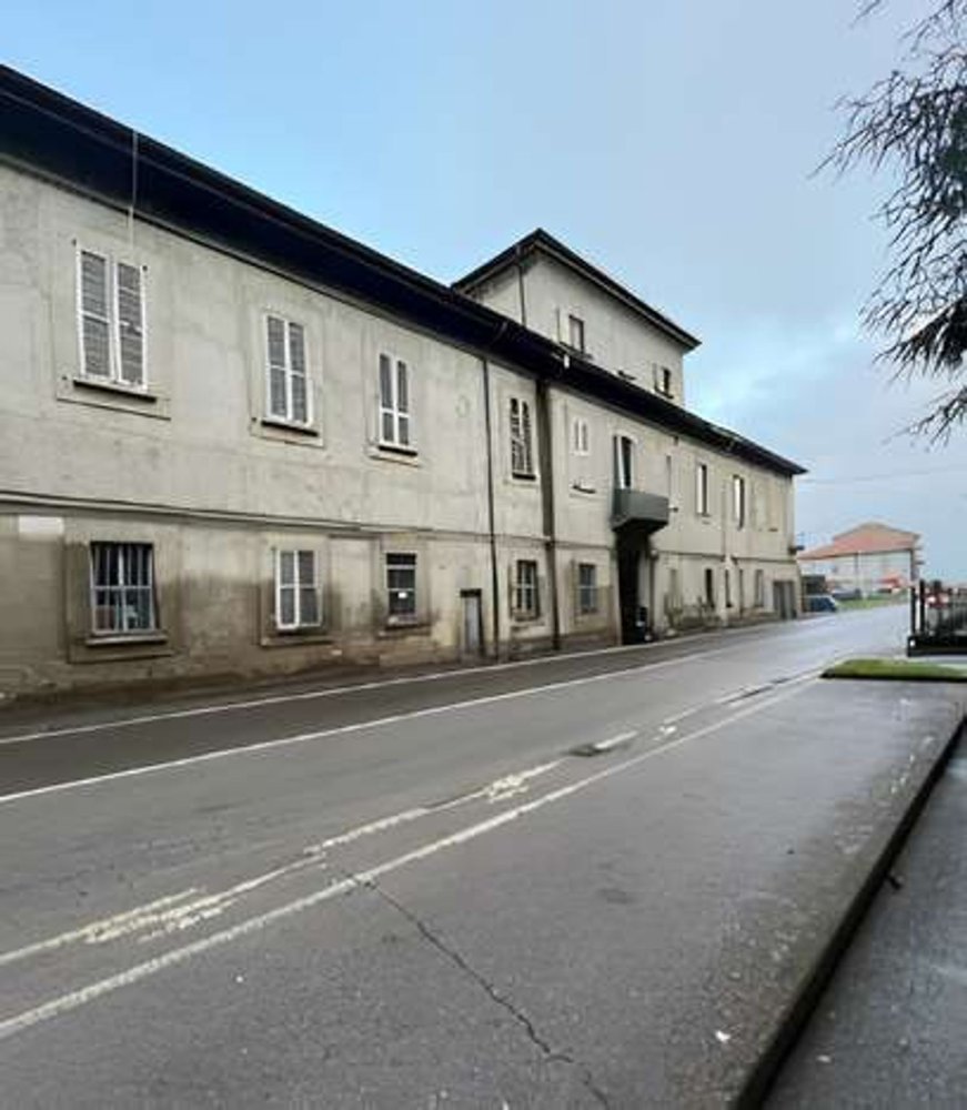 2غرفة شقة في Merate, Italy رقم 8110