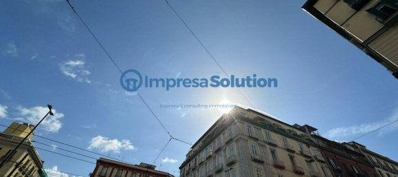 1 room Commercial property in Naples, Italy No. 341246 3