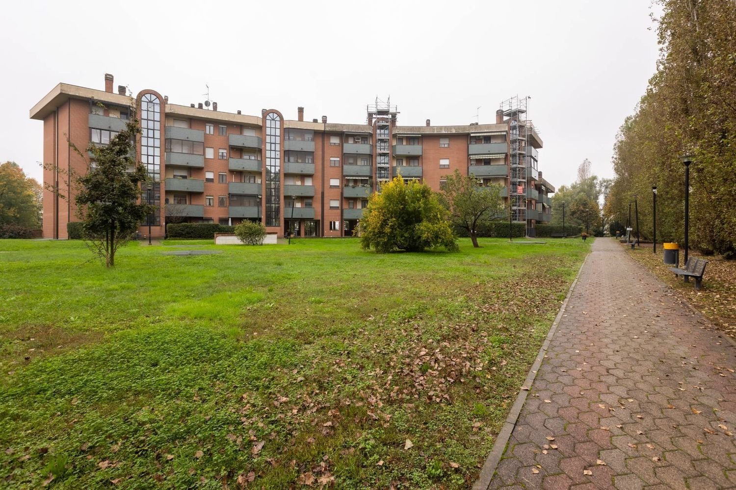 3غرفة شقة في Trezzano sul Naviglio, Italy رقم 182181