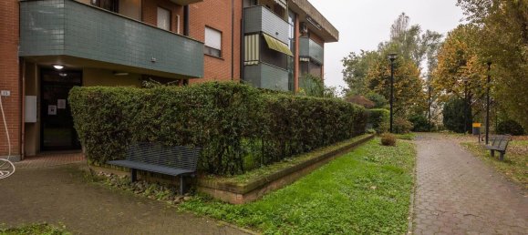 3 rooms Apartment in Trezzano sul Naviglio, Italy No. 182181 10