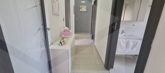 4-Zimmer Gewerbliche Immobilie in Aversa, Italy, Nr. 26904 15