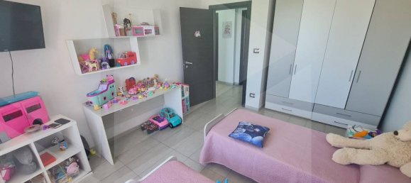 4-Zimmer Gewerbliche Immobilie in Aversa, Italy, Nr. 26904 21