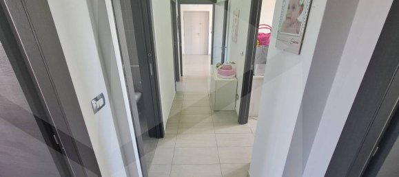 4-Zimmer Gewerbliche Immobilie in Aversa, Italy, Nr. 26904 14