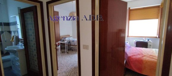 5 rooms Apartment in Pisa, Italy No. 32952 3