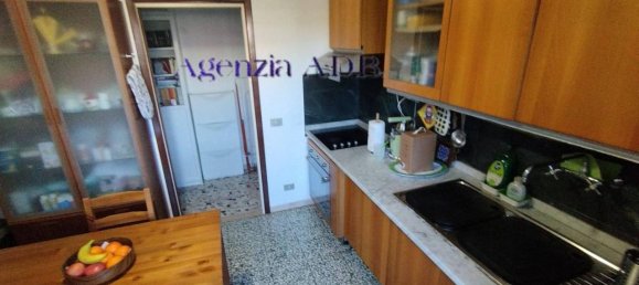 5 rooms Apartment in Pisa, Italy No. 32952 9