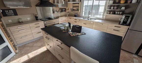 4 bedrooms House in Arles, France No. 342393 2