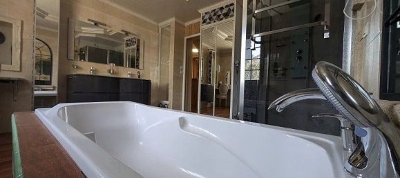 4 bedrooms House in Arles, France No. 342393 14