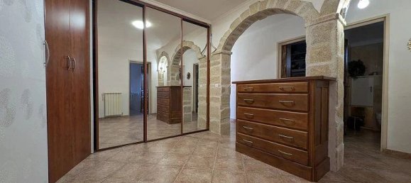 4 bedrooms House in Arles, France No. 342393 3