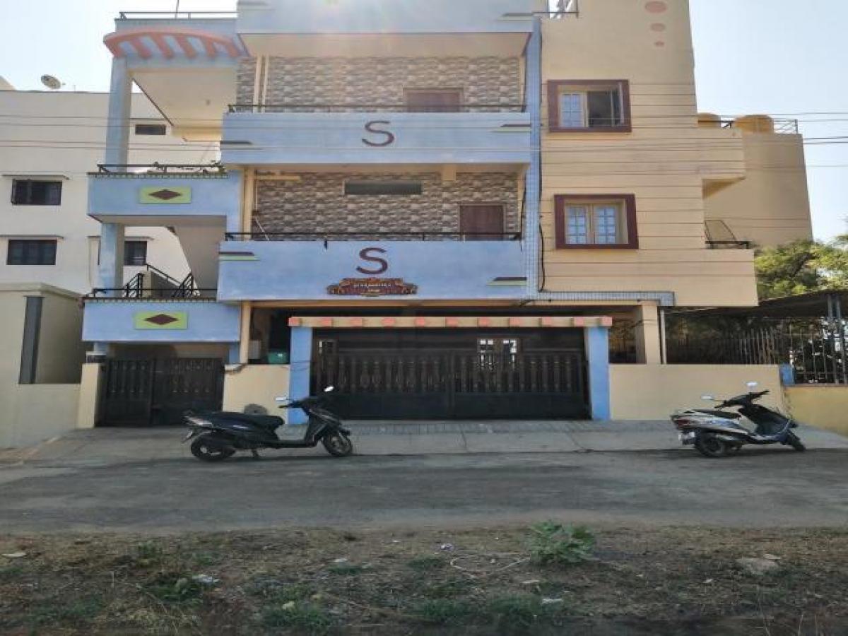 Casa de 4 dormitorios en Bangalore, India No. 4360