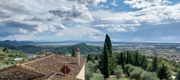 Casa de 8 divisões em Camaiore, Italy N.º 237354 3