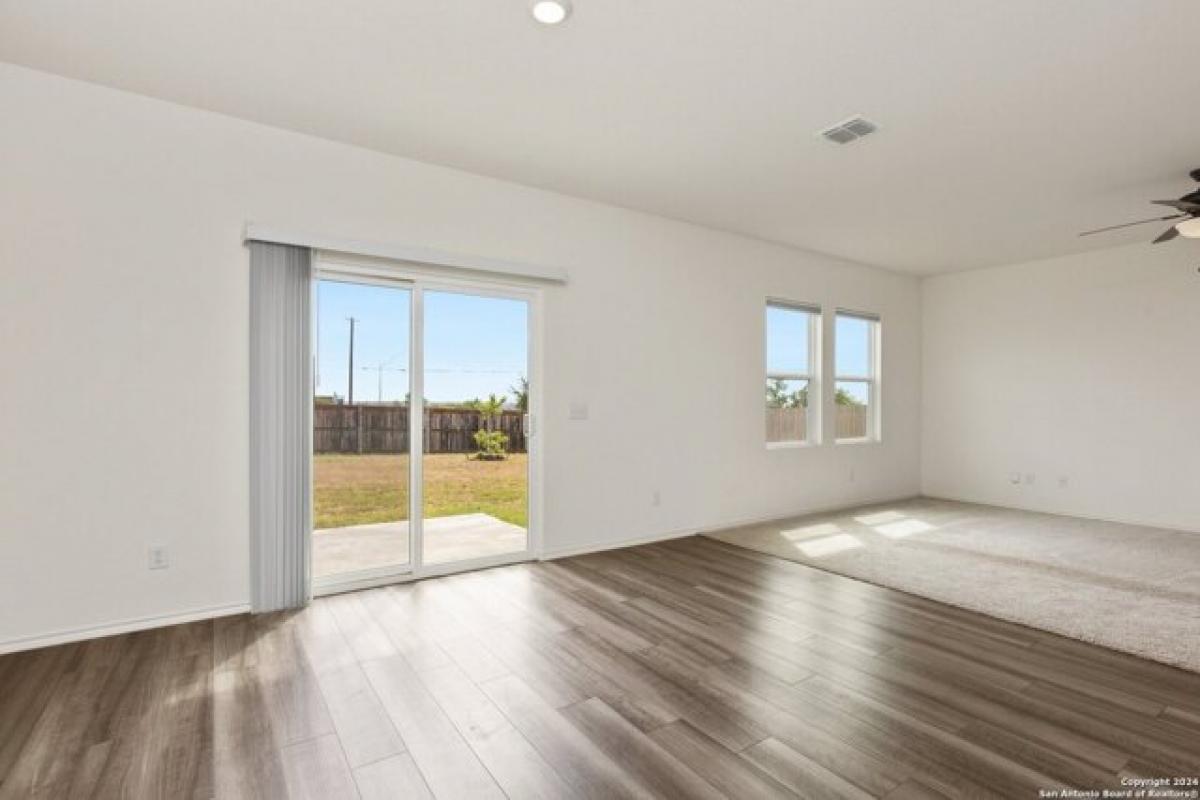 4 bedrooms House in Converse, USA No. 435920