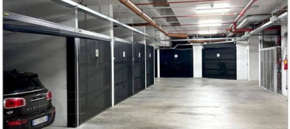 مرآب في Turin, Italy 15متر مربع رقم 117133 11