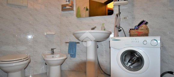 2-salle Appartement à Desenzano del Garda, Italy No. 371451 11