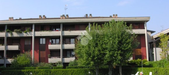 2-salle Appartement à Desenzano del Garda, Italy No. 371451 3