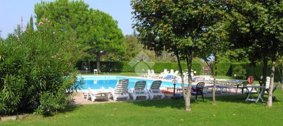 2-salle Appartement à Desenzano del Garda, Italy No. 371451 7