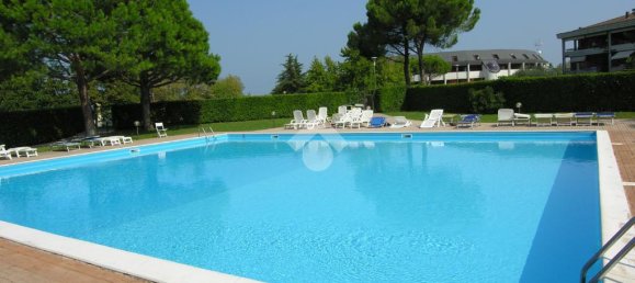 2-salle Appartement à Desenzano del Garda, Italy No. 371451 2