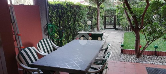 2-salle Appartement à Desenzano del Garda, Italy No. 371451 6