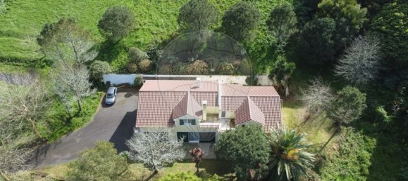 3 bedrooms House in Rabo de Peixe, Portugal No. 24710 3