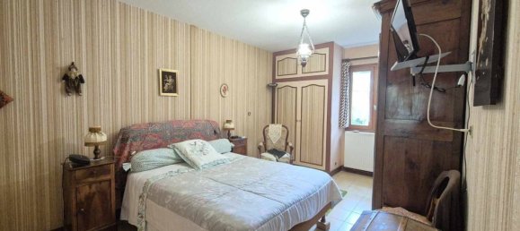 2 bedrooms House in Aubigny-sur-Nere, France No. 262905 10