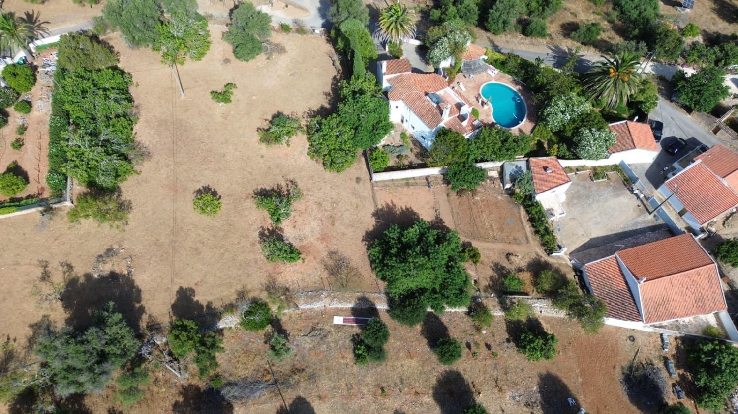 2 bedrooms House in Mexilhoeira Grande, Portugal No. 251536