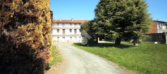 14 rooms House in Castellamonte, Italy No. 18105 6