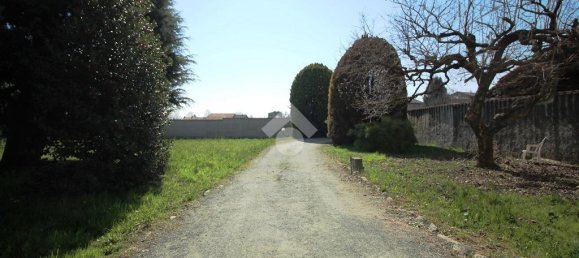 14 rooms House in Castellamonte, Italy No. 18105 9