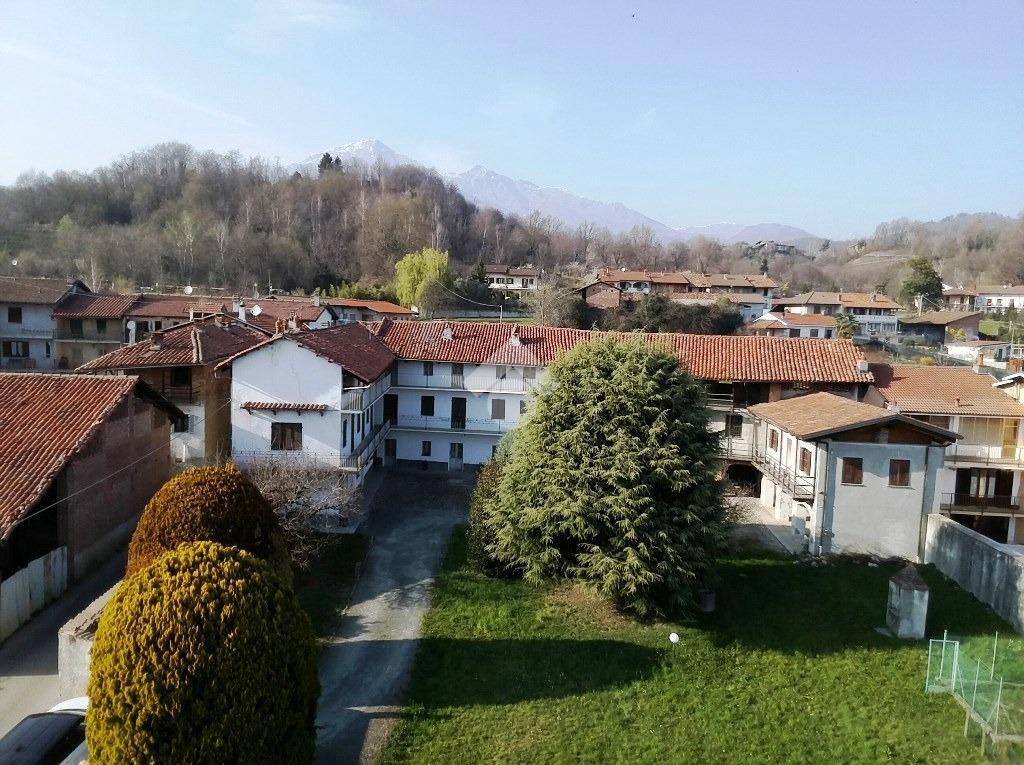 14 rooms House in Castellamonte, Italy No. 18105