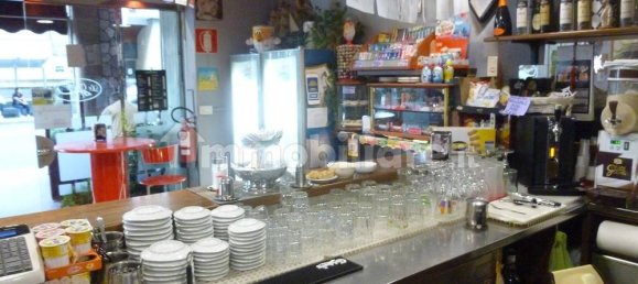 Imóvel comercial de 3 divisões em Vado Ligure, Italy N.º 154353 7