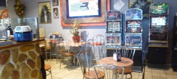 Imóvel comercial de 3 divisões em Vado Ligure, Italy N.º 154353 15