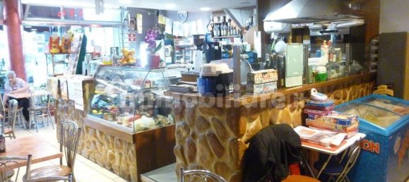 Imóvel comercial de 3 divisões em Vado Ligure, Italy N.º 154353 11