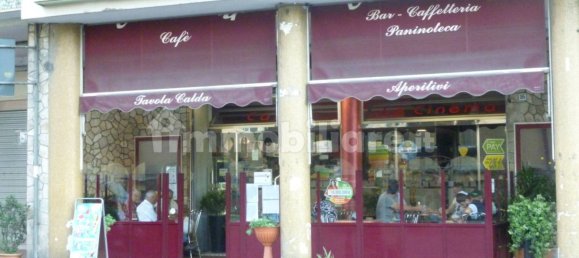 Imóvel comercial de 3 divisões em Vado Ligure, Italy N.º 154353 21