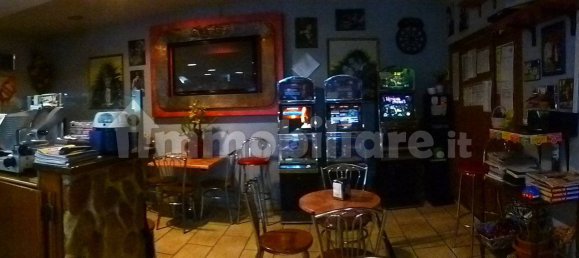 Imóvel comercial de 3 divisões em Vado Ligure, Italy N.º 154353 12