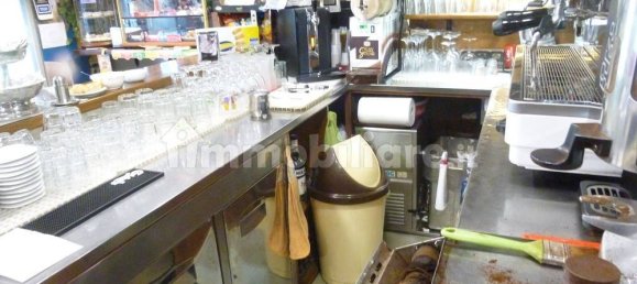 Imóvel comercial de 3 divisões em Vado Ligure, Italy N.º 154353 13