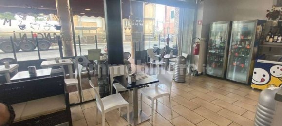 Imóvel comercial de 3 divisões em Vado Ligure, Italy N.º 154353 10